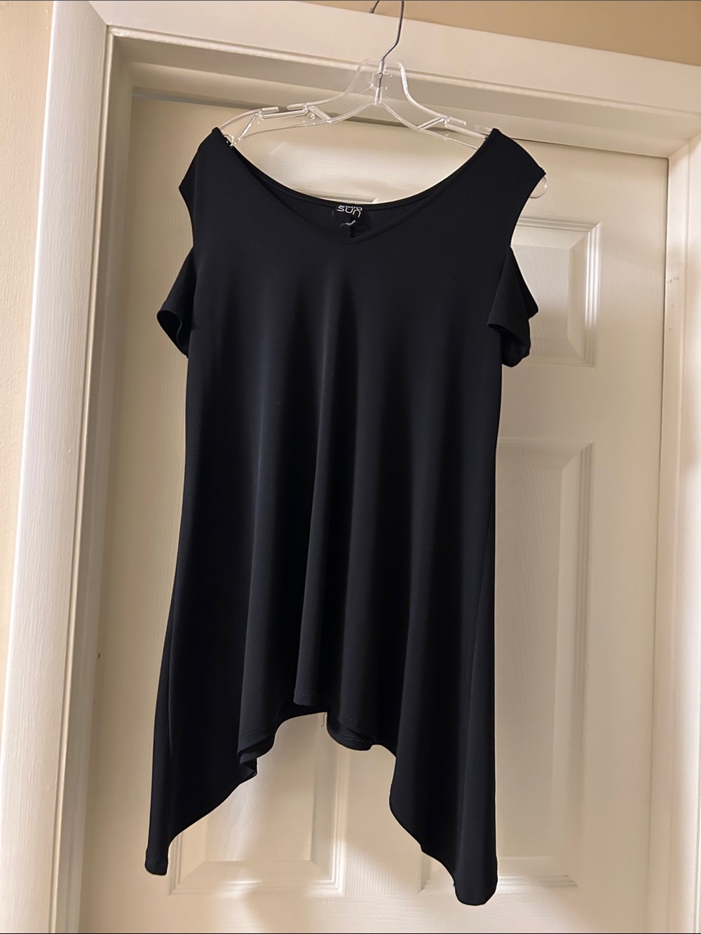 Black Cold-Shoulder Asymmetrical Tunic Top - Soprano